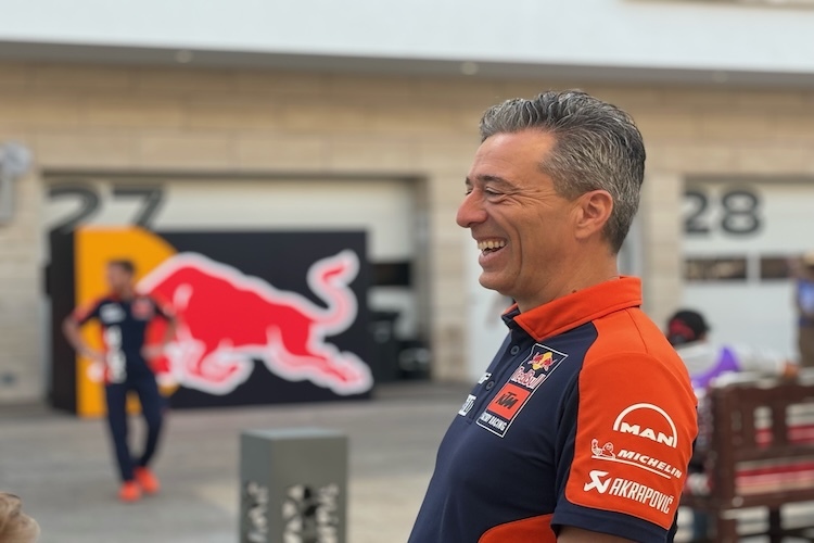 Team Manager Francesco Guidotti glaubt an seine Piloten, rechnet aber auch fest mit Verbesserungen der Konkurrenz