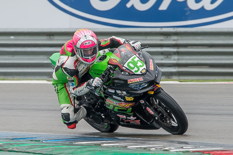 Gaststarter Scott Deroue war in Assen Doppelsieger der IDM Supersport 300