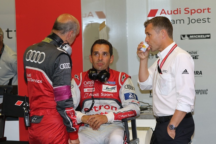 Sportchef Wolfgang Ullrich im Gespräch mit Pilot Benoît Tréluyer und Le-Mans-Legende Tom Kristensen 