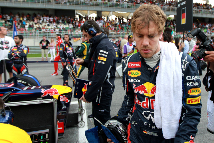 Bedrückte Miene bei Sebastian Vettel