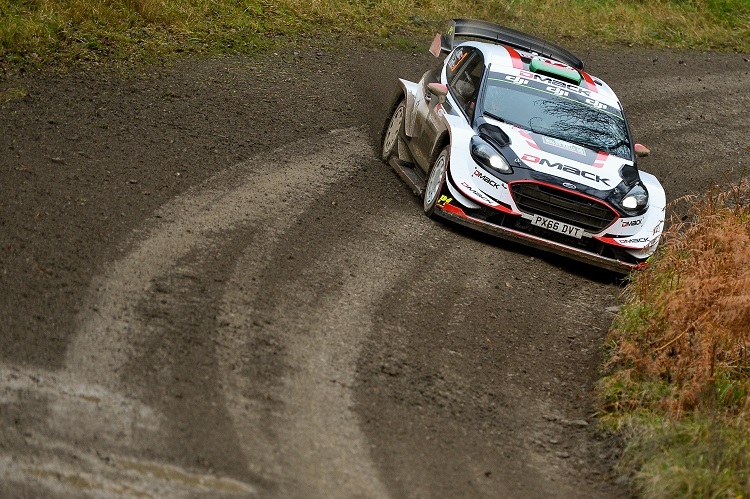 Elfyn Evans führt bei seinem Heimspiel