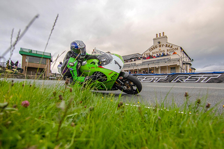 Horst Saiger auf seiner Fahrt zu Platz 2 bei der Superbike Classic-TT 2018