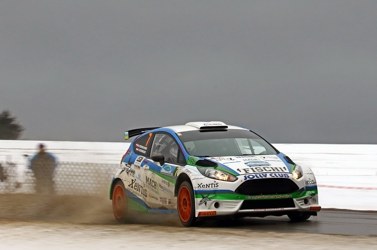 Martin Fischerlehner führt bei der Jännerralllye