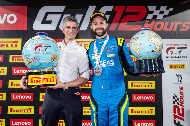 Christoph Sagemüller gemeinsam mit Jules Gounon nach dem Titelgewinn in der Intercontinental GT Challenge