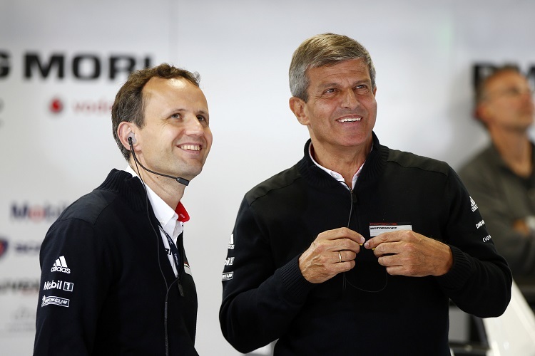 Zwei Motorsportler durch und durch: Technikdirektor Alexander Hitzinger (li.) zusammen mit Leiter LMP1 Fritz Enzinger