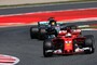 Sebastian Vettel vor Lewis Hamilton