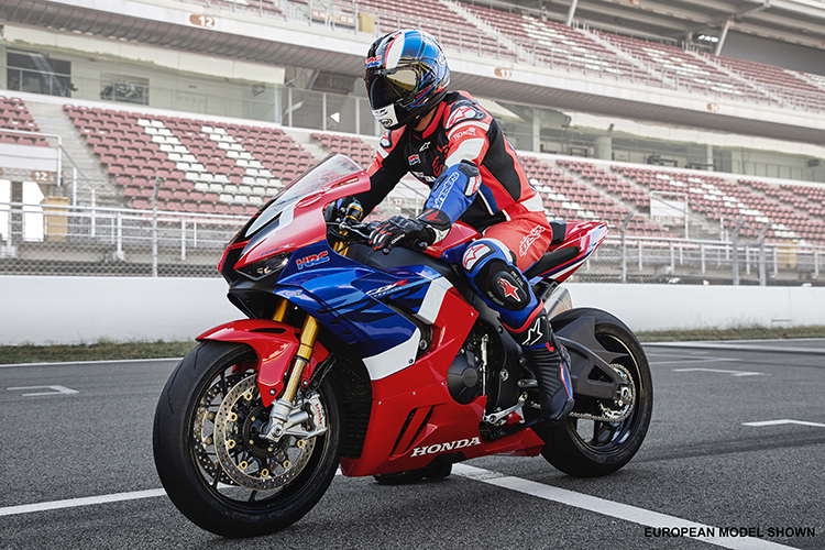 Gespanntes Warten auf die neue Honda CBR1000RR-R