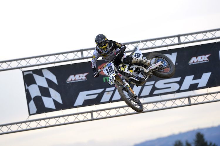 Max Nagl fliegt zu Platz 3 in Lamezia Terme 