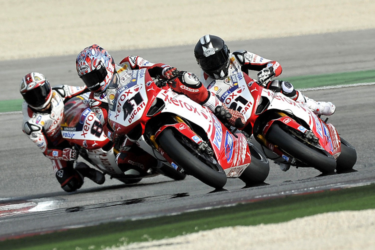 Noriyuki Haga (41), Troy Bayliss (21) und Michel Fabrizio