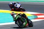 Jonathan Rea vor Toprak Razgatlioglu