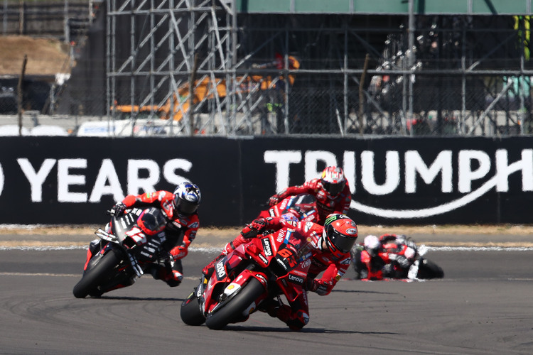 Pecco Bagnaia vor Maverick Viñales