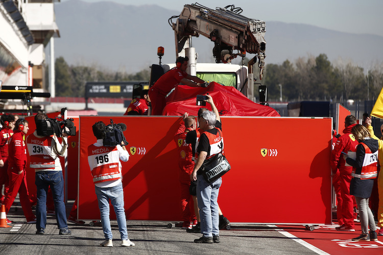 Zu viel des Guten: Die Teams dürfen ihre Renner bei den Wintertests nicht mehr verstecken 