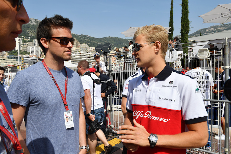 Jolyon Palmer in Monaco mit dem Sauber-Fahrer Marcus Ericsson