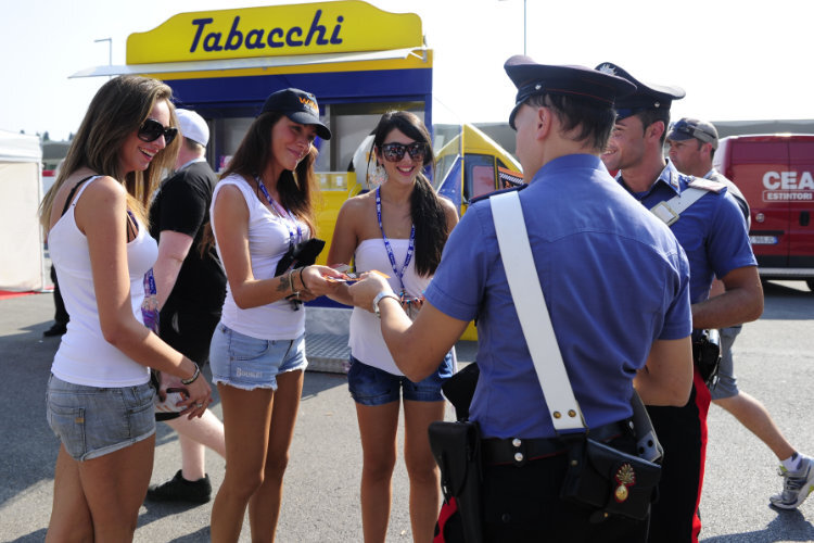 Die Polizei beschäftigt sich in Misano nicht mit Reifenwärmern