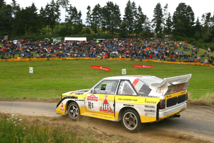 Auch ein Audi Quattro S1 startet in der Eifel