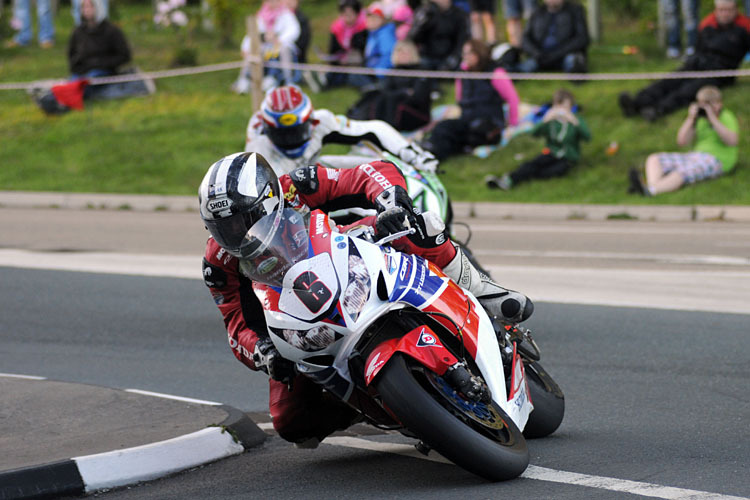 Michael Dunlop gewinnt Superbike-Rennen