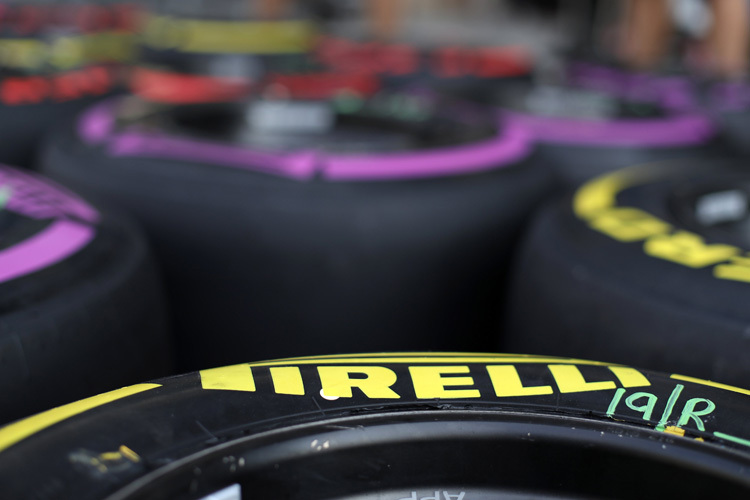 mehr als 3500 Reifen nimmt Pirelli zu den Vorsaison-Tests nach Barcelona mit