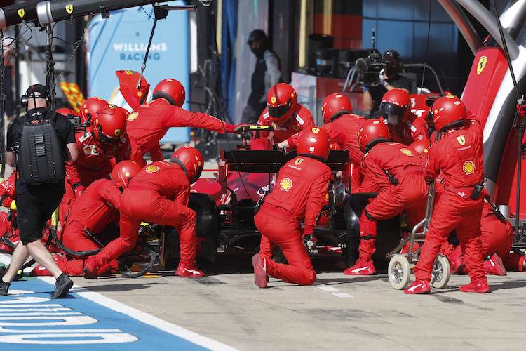 Reifenwechsel bei Ferrari