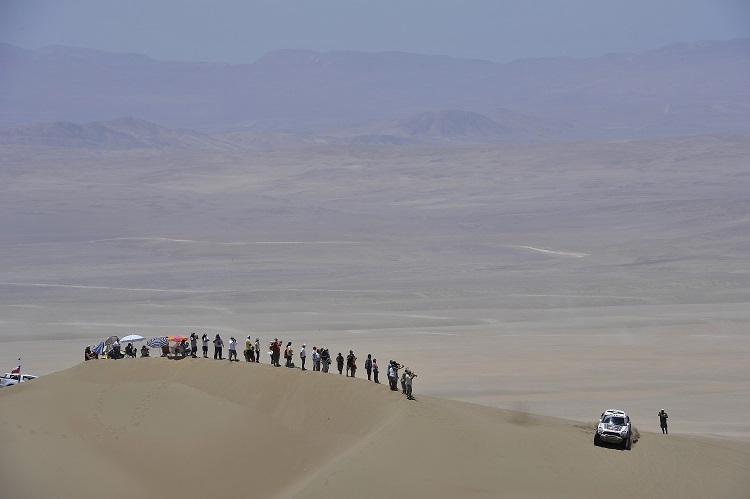 Nasser Al-Attiyah in der Atacama-Wüste