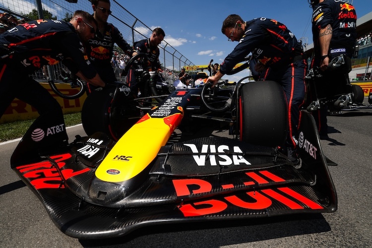 Das Red Bull Racing Team wurde einst als Party-Truppe belächelt – heute gehört die Mannschaft zu den WM-Spitzenreitern