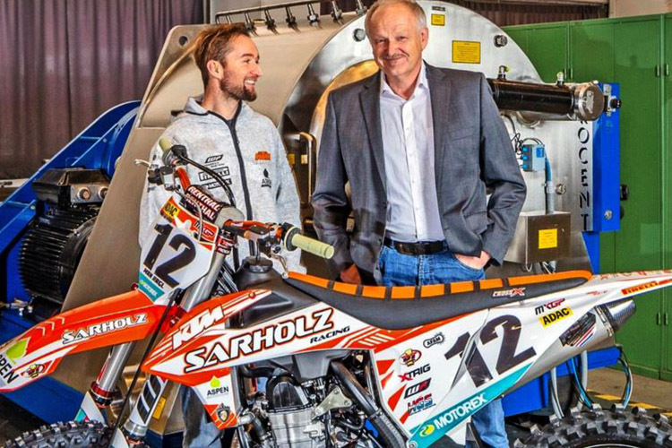 Max Nagl besiegelt mit Guntram Krettek die Zusammenarbeit