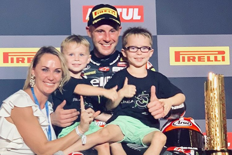 Jonathan Rea mit Ehefrau Tatia und Söhnen Jake & Tyler