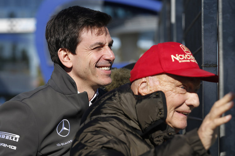 Die Mercedes-Spitze hat allen Grund zur Freude: Motorsportdirektor Toto Wolff und F1-Aufsichtsratschef Niki Lauda