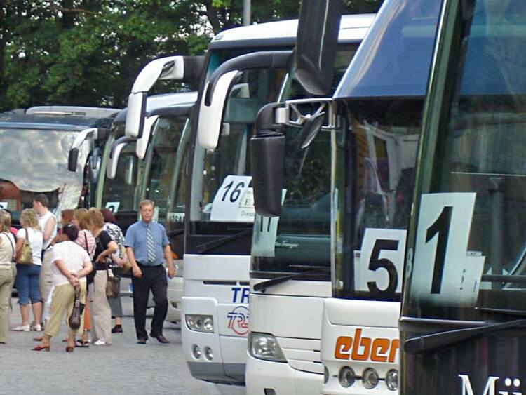 2010 parken die Busse am «Brünnchen»