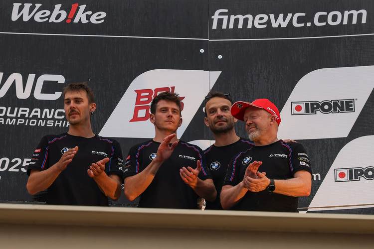 Reiterberger, Odendaal, Guintoli und Daemen bei der Meisterschaftsehrung (Platz 3)