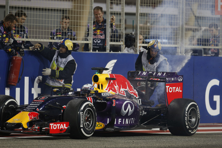 Daniel Ricciardo ist mit kaputtem Motor durchs Ziel gerollt