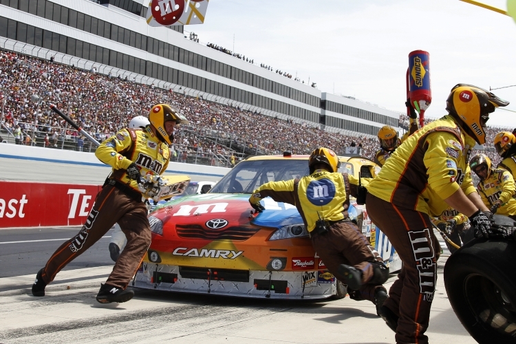 Kyle Busch hatte nach dem entscheidenden Stopp die Nase vorn