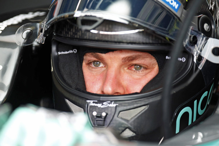 Nico Rosberg durfte sich über die Bestzeit freuen – trotz Reifenschaden