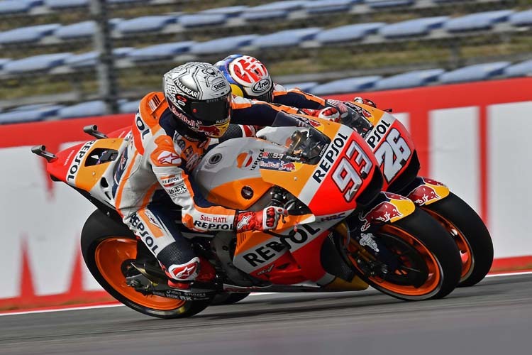 Im Assen-Training am Samstag: Marc Márquez (93) neben Dani Pedrosa