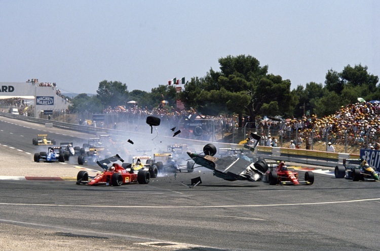 Startunfall in Le Castellet 1989, mit Gugelmin kopfüber.