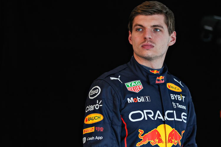 Max Verstappen musste nach dem Crash in Silverstone ins Krankenhaus