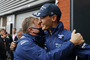 Jost Capito, CEO und Teamchef von Williams, jubelt mit George Russell