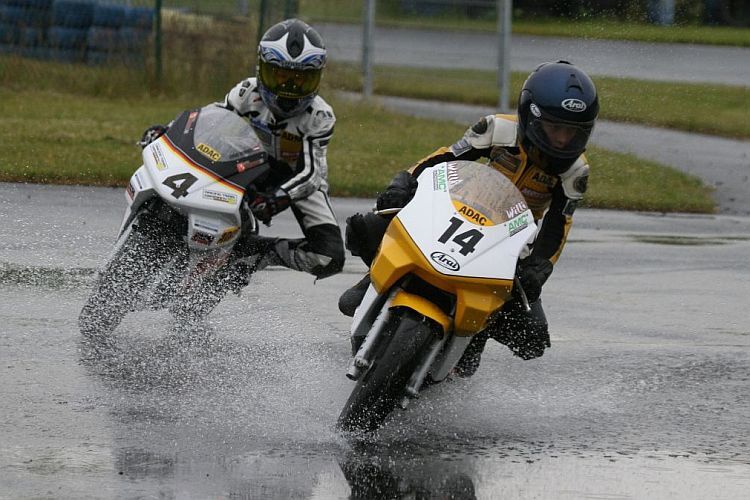 ADAC Minibike Cup Harzring: Willi Albert vor Lucas Wimmer.