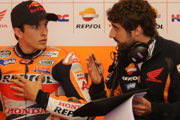 Marc Márquez mit seinem Crew-Chief Santi Hernandez