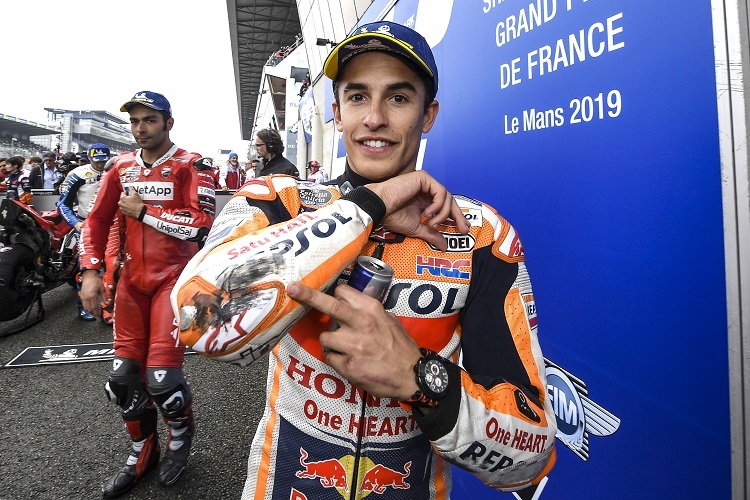 Pole-Setter Marc Márquez zeigt die Sturzspuren