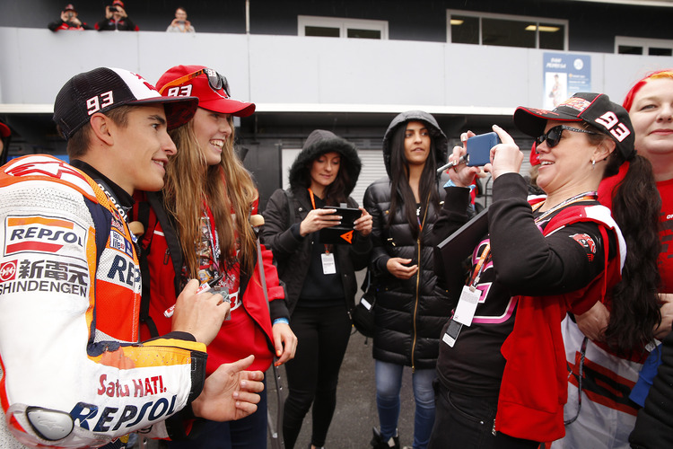 Marc Márquez mit den Fans auf Phillip Island