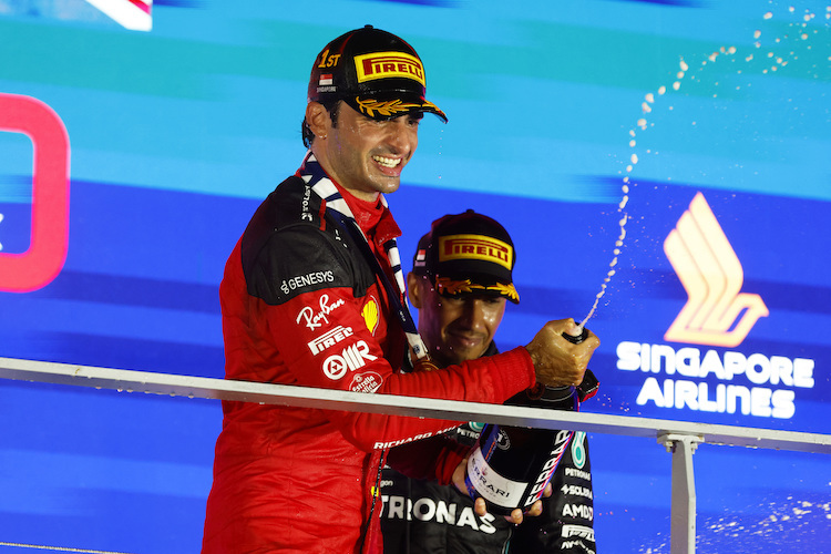 Carlos Sainz feiert