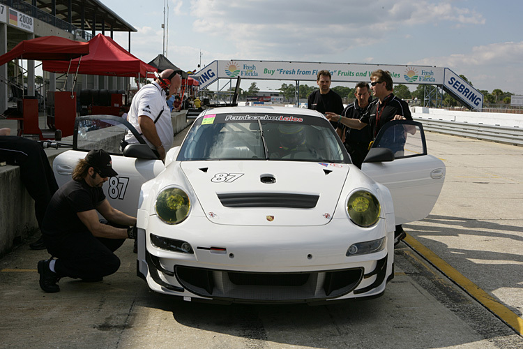 Gleich gehts auf Jungfernfahrt: der neue Porsche von Farnbacher