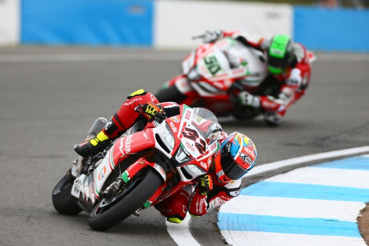 Lorenzo Savadori vor Eugene Laverty