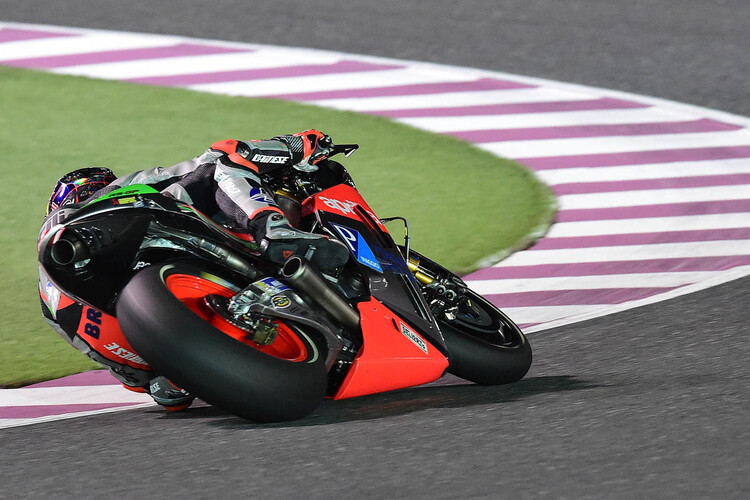 Stefan Bradl auf der Werks-Aprilia beim GP von Katar