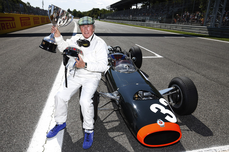 Sir Jackie Stewart 2015 mit seinem 1965er BRM in Monza