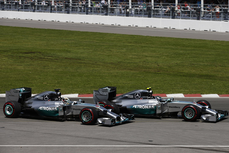 Zu Beginn konnte Lewis Hamilton seinem Mercedes-Teamkollegen Nico Rosberg noch das Leben schwer machen
