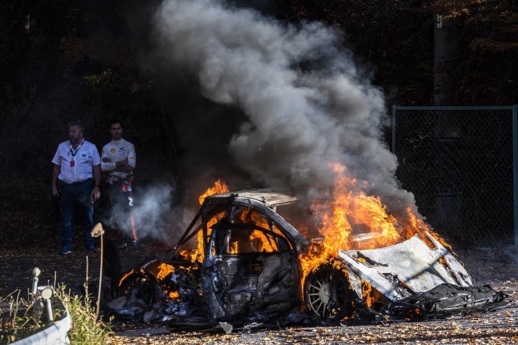 Der Hyundai von Dani Sordo brannte komplett ab