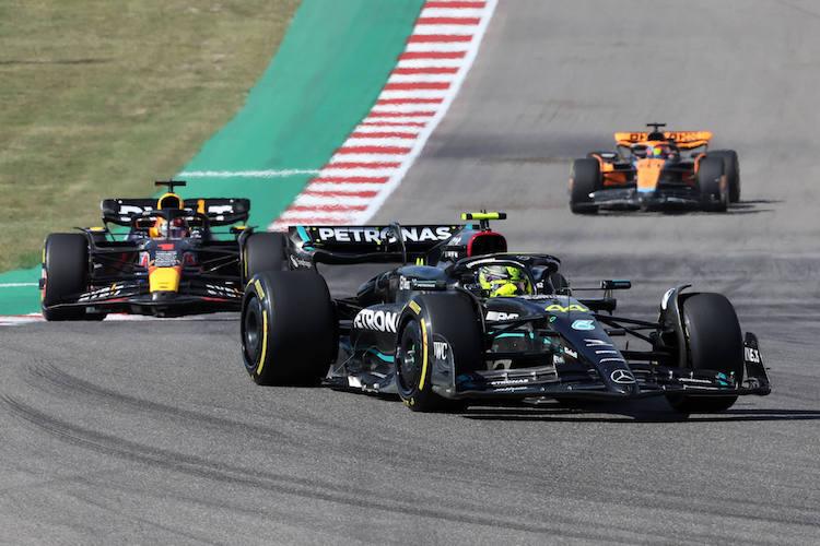 Lewis Hamilton vor Max Verstappen in Texas