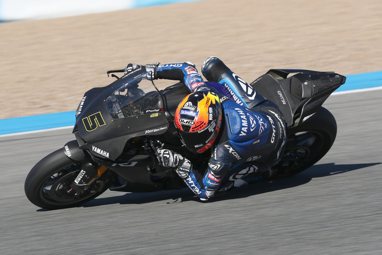 Philipp Öttl fühlt sich mit der Yamaha R1 schon recht gut