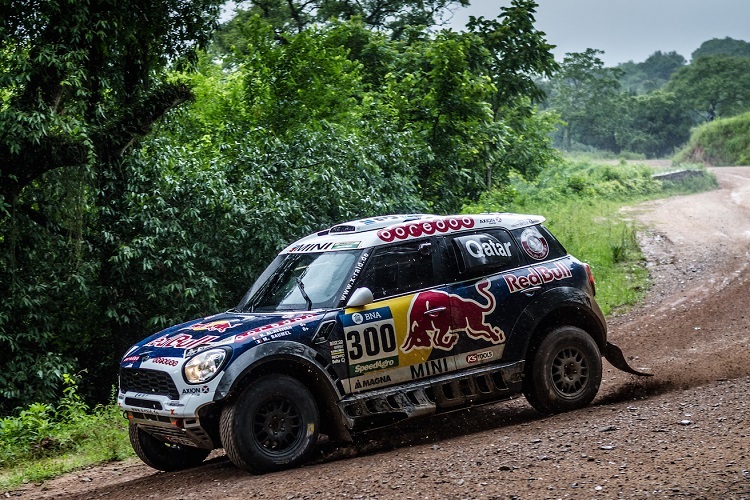 Nasser Al-Attiyah auf dem Weg nach vorne